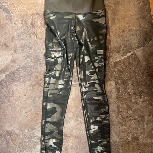 Cute Booty Legging Set - Picture 5 of 9